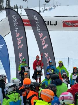 Smučarje in smučarji so se udeležili regijskega tekmovanja na Rogli  (7)